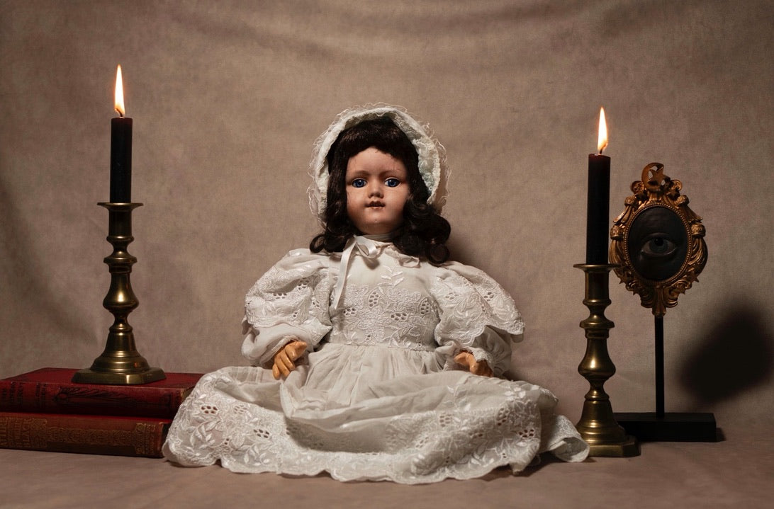 “Liesl” The Echo in Lace